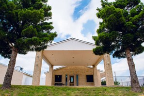 Fachada de la propiedad