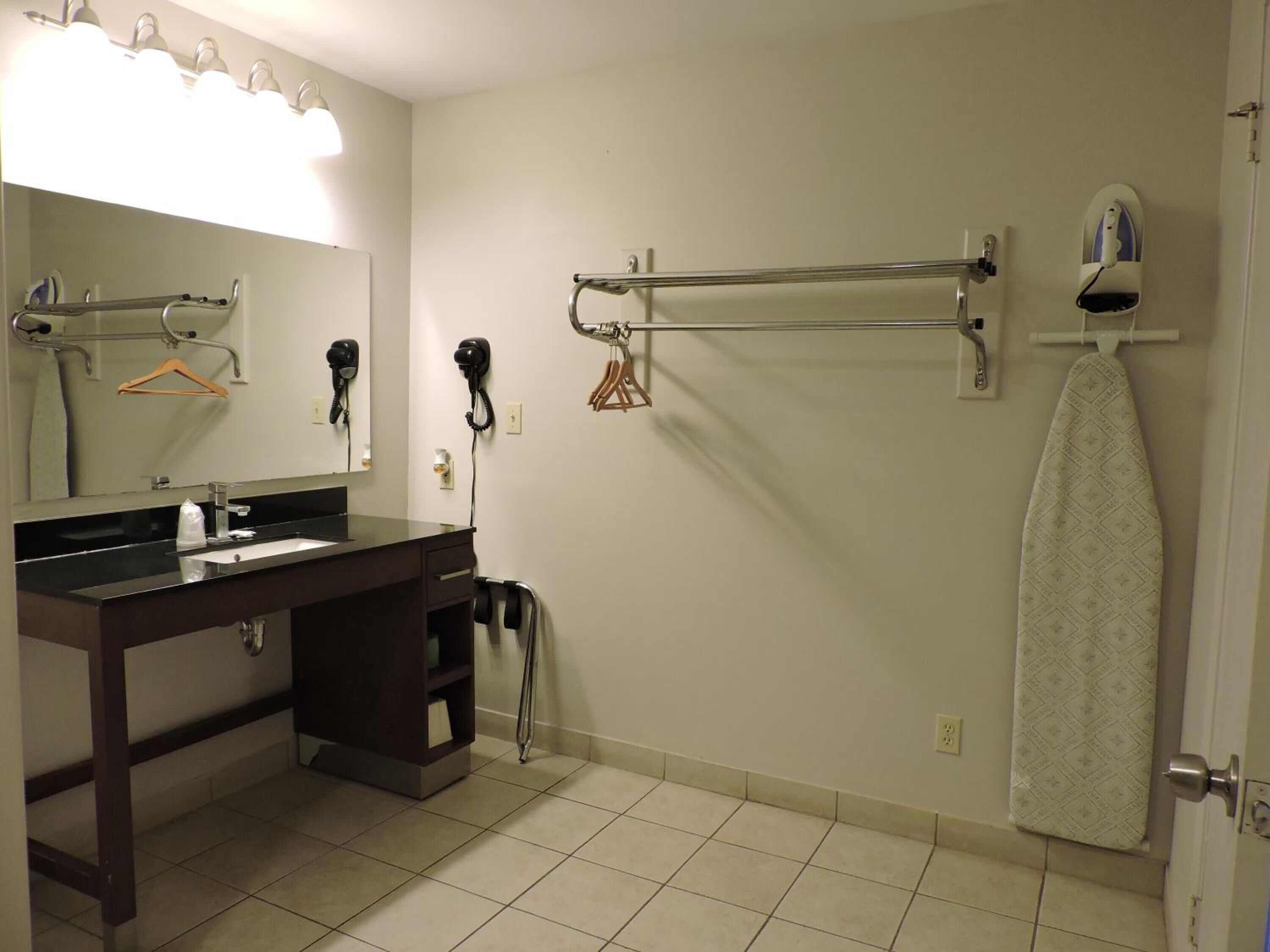 combined shower/bathtub, free toiletries, hair dryer, towels