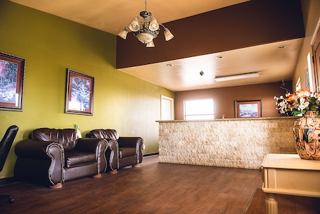 Lobby. Riata Inn