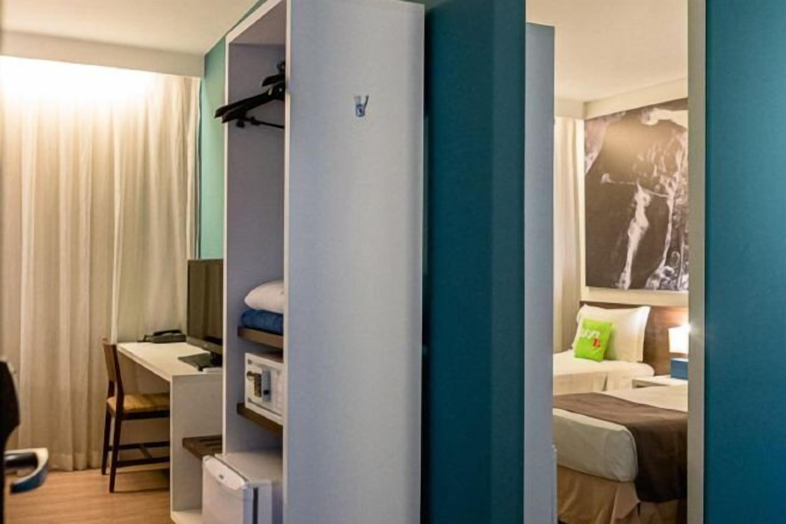Minibar, in-room safe, blackout curtains, free WiFi