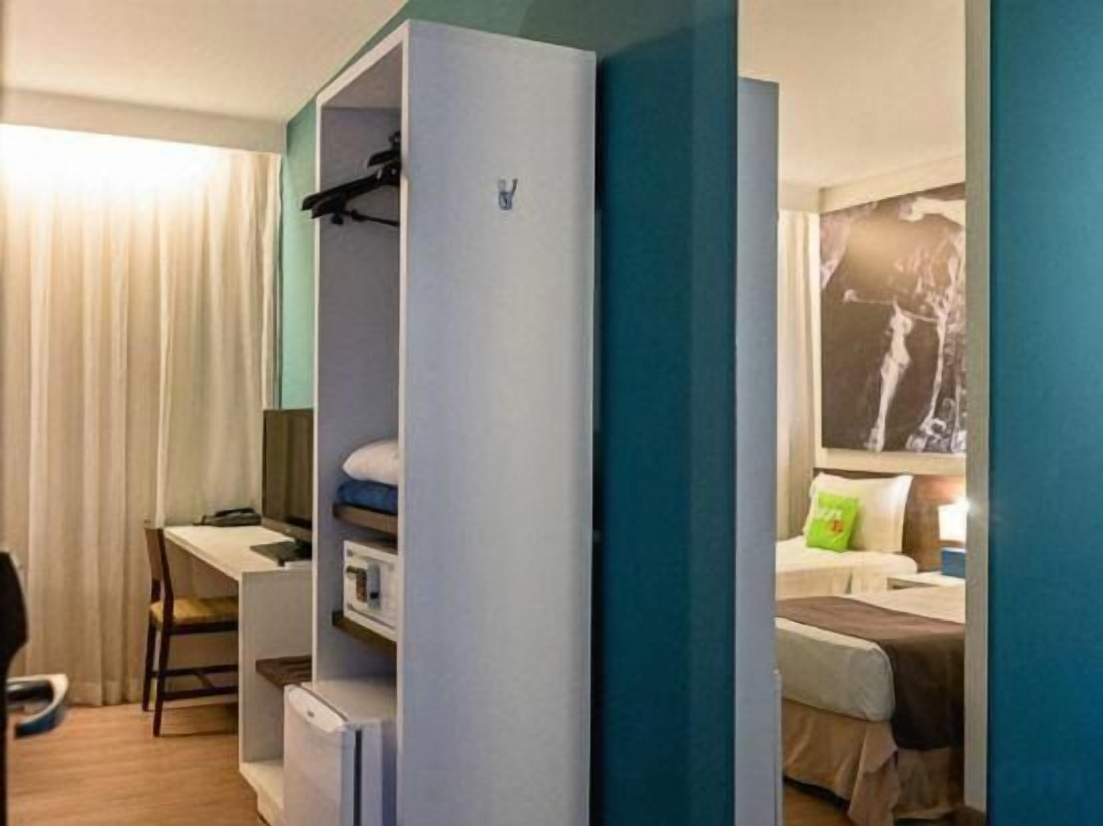 Minibar, két bảo mật tại phòng, màn/rèm cản sáng 