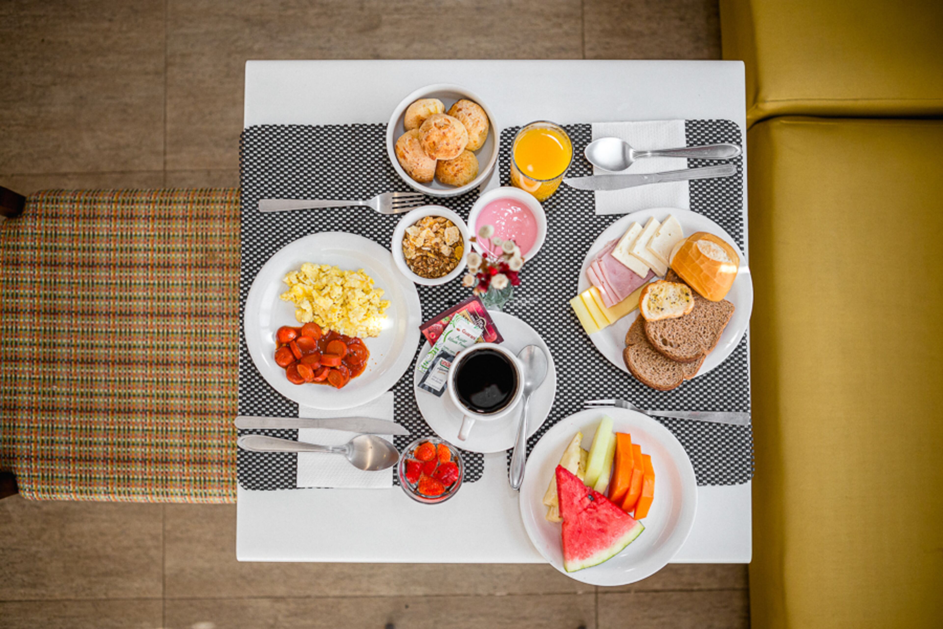 free daily continental breakfast