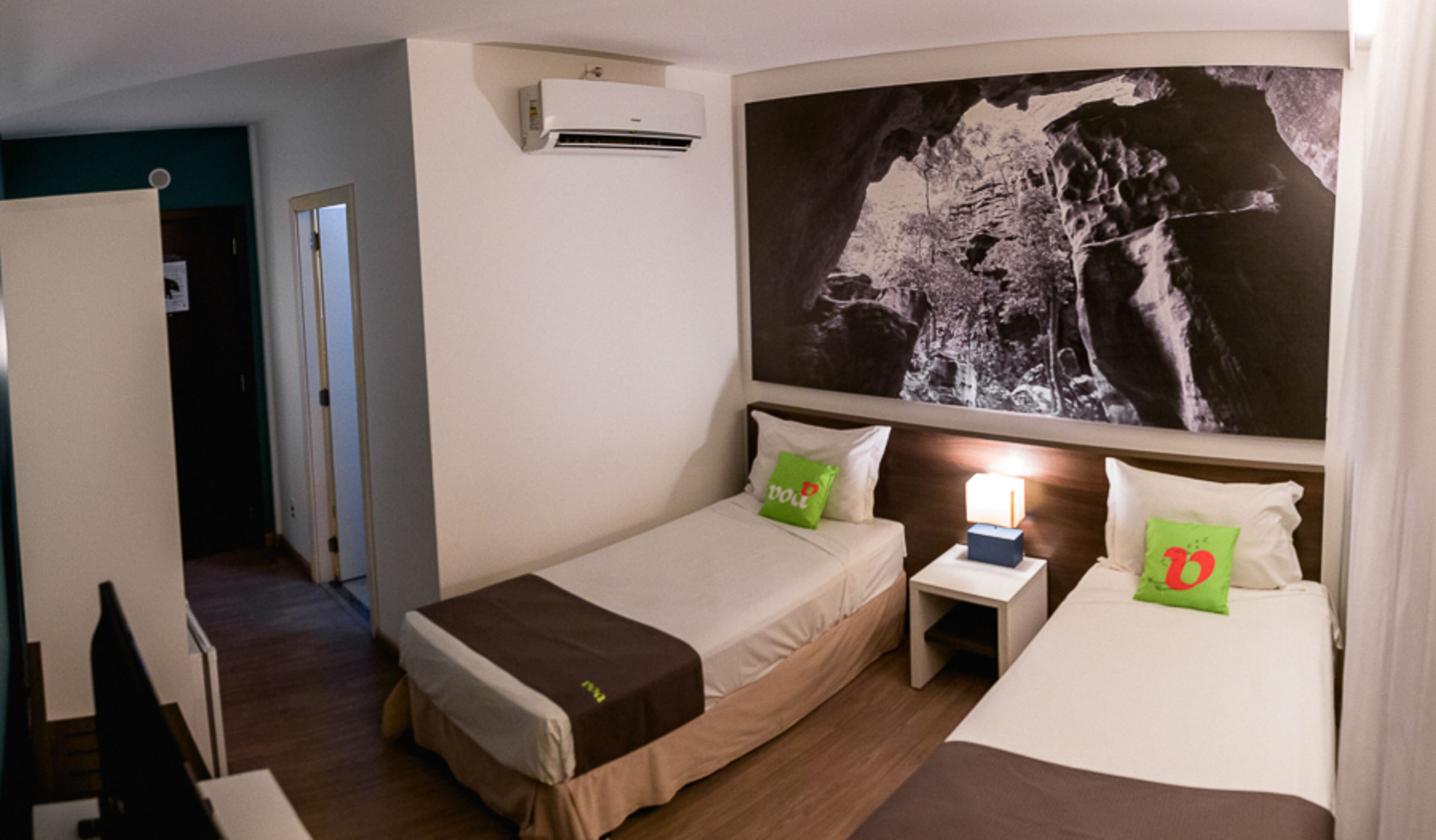 standard single room, 2 single beds, non smoking | minibar, in-room safe, blackout curtains, free wifi