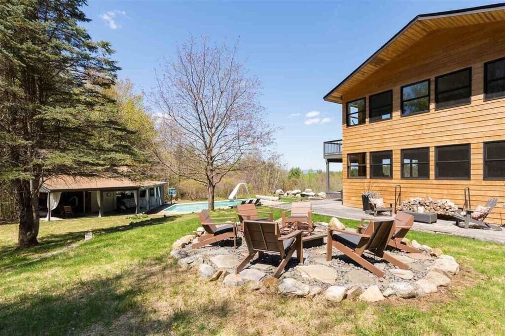 Private Estate with Pool in Meredith, NH, Private Estate with Pool in Meredith, NH