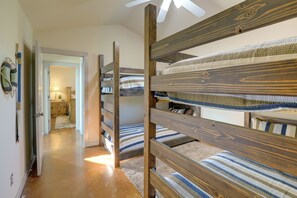 5 Schlafzimmer, Reisekinderbett, Internetzugang, Bettwäsche