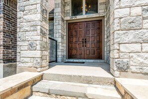 Exterior detail - Lake Travis Acreage with Hilltop Views  (Austin)