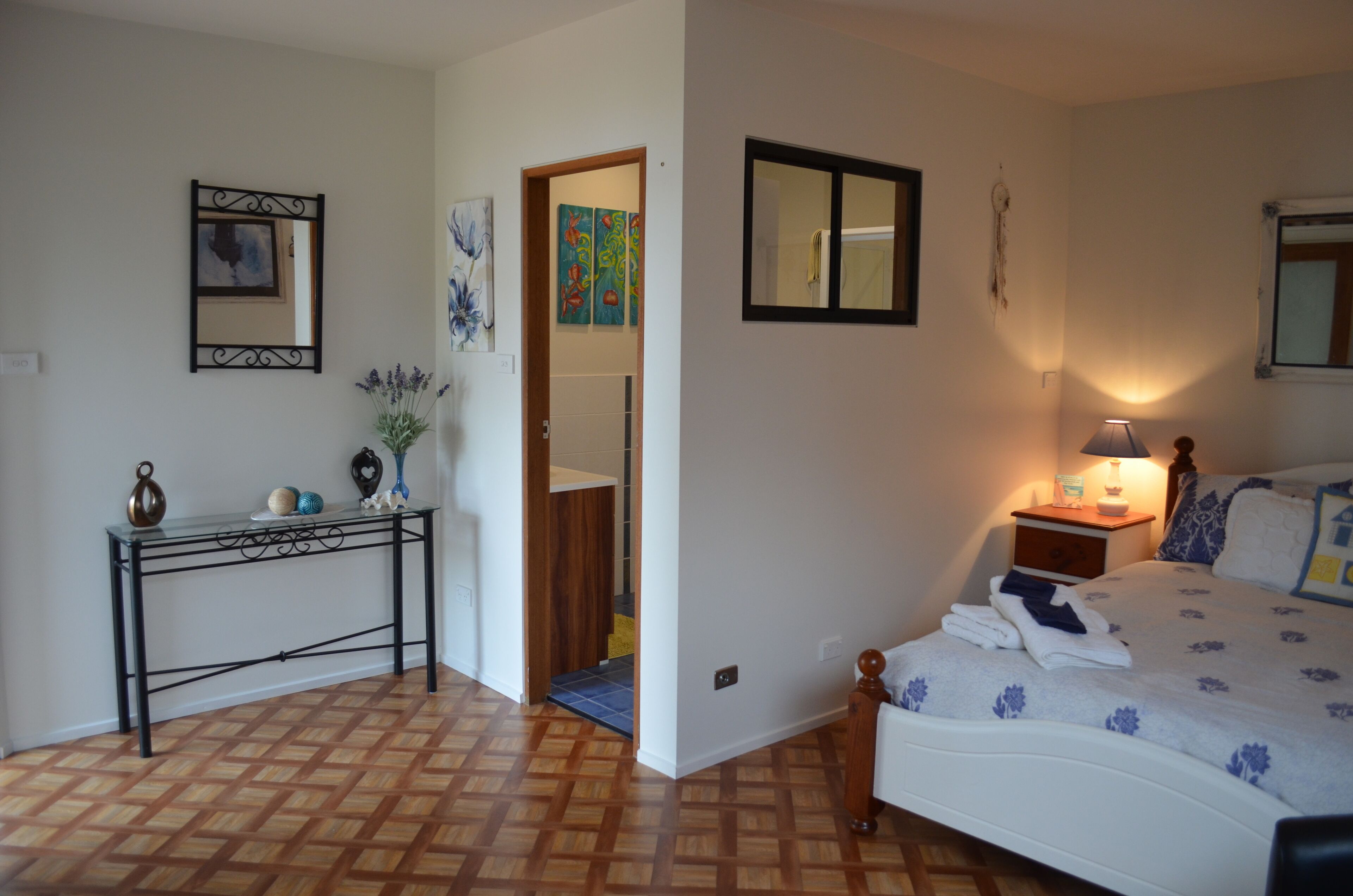 1 chambre, fer et planche à repasser, lit parapluie, Wi-Fi gratuit