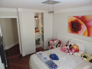3 habitaciones, tabla de planchar con plancha y wifi gratis