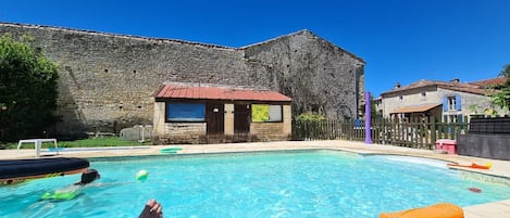 Piscine extérieure, piscine chauffée