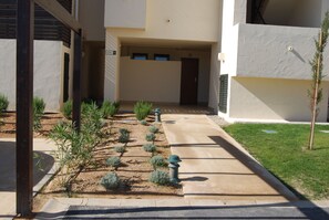 Property grounds - Modern, accessible ground floor apartment just 30 minutes from Murcia airport (Corvera, Murcia)