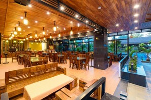 Breakfast, lunch and dinner served - Qualia Resort Phu Quoc (Phu Quoc)