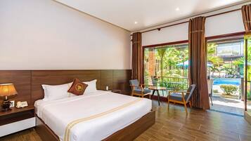 Bungalow Pool View | Premium bedding, minibar, in-room safe, desk