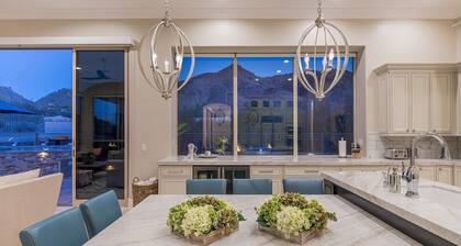 A Sophisticated Desert Contemporary with Iconic Mountain Views