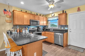 洗碗机、茶具/咖啡用具、高脚椅、厨具/餐具