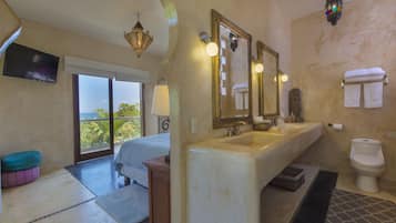 4 quartos, cortinas blackout, ferros/tábuas de passar roupa