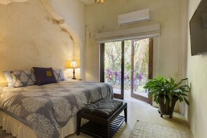 4 bedrooms, in-room safe, blackout drapes, iron/ironing board
