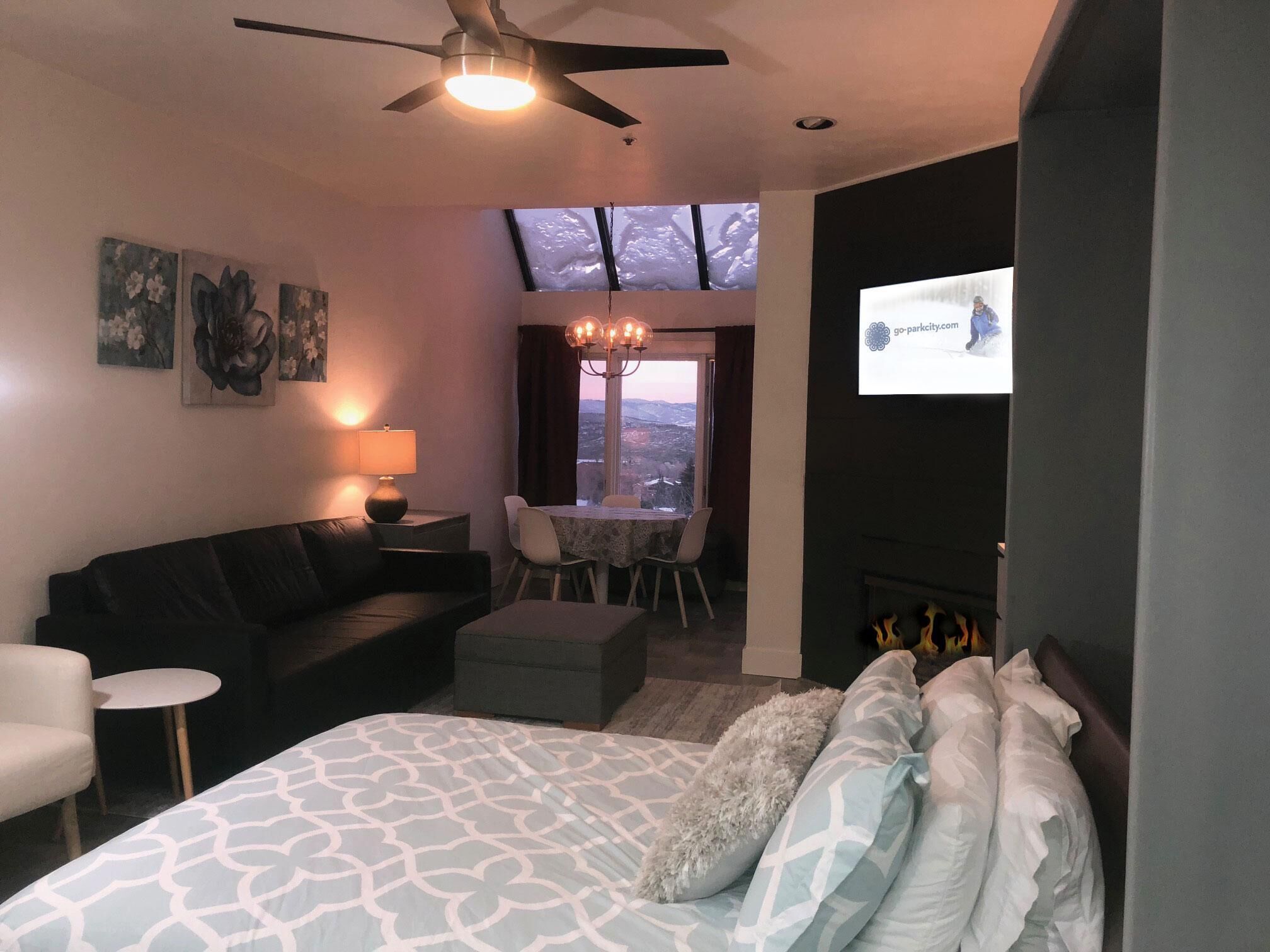 Iron/ironing board, travel cot, WiFi, bed sheets