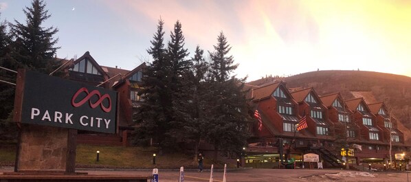 Exterior - Ski-In/Out Lodge Studio #168: Park City Village BEST LOCATION (Park City)