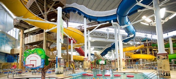 حمّام سباحة مُدفَّأ