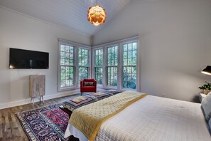 5 soverom, strykejern/-brett, wi-fi og sengetøy