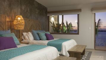 Suite al Mar King | Caja de seguridad en la habitación y decoración personalizada