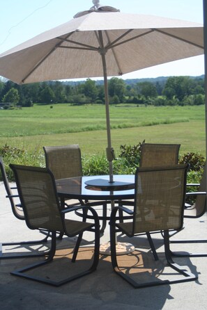 تناول الطعام بالخارج