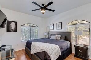 2 bedrooms, iron/ironing board, travel cot, free WiFi