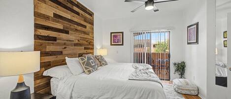 2 habitaciones, tabla de planchar con plancha y cuna de viaje