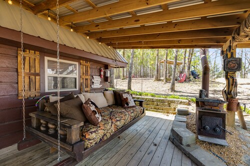 Lovers paradise 15 Min from Rome Georgia!  Lower Rates!