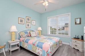 4 bedrooms, iron/ironing board, travel cot, Internet