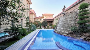 Seasonal outdoor pool