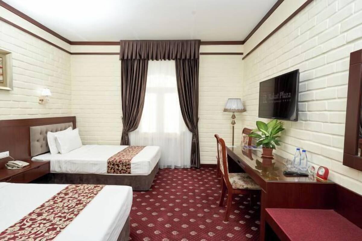 1 bedroom, premium bedding, in-room safe, desk