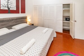 4 bedrooms, premium bedding, down comforters, individually decorated