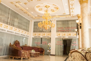 Lobby sitting area - Anh Nguyet Hotel (Ca Mau)