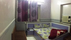 Basic Double Room, 1 Double Bed, Smoking - HOTEL BAJRANG (New Delhi)