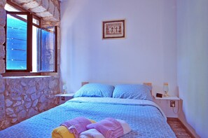 3 chambres, fer et planche à repasser, Wi-Fi, literie fournie