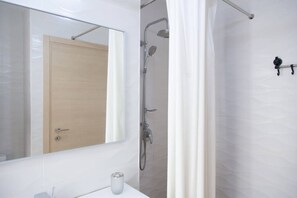 Apartment, 2 Bedrooms | Bathroom