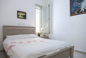 Apartment, 2 Bedrooms | Iron/ironing board, free cribs/infant beds, free WiFi, bed sheets - Rambam Apartments (Haifa)