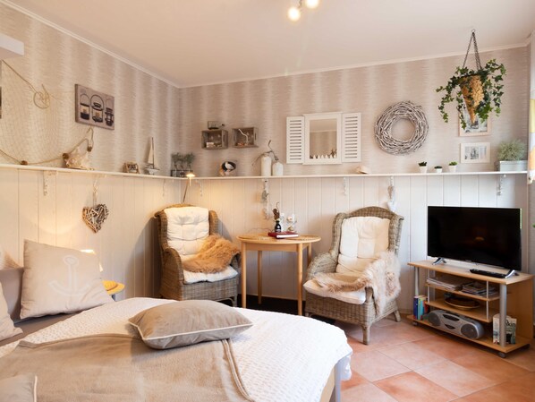 1 bedroom, WiFi, bed sheets