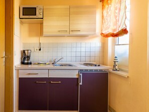 Unclassified image, 3 of 17, button