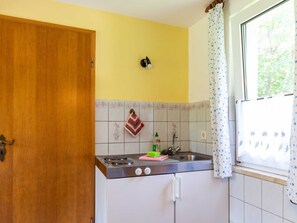 Frigorífico y trona infantil