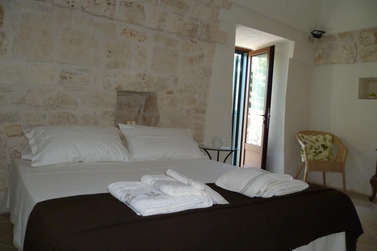 Double or Twin Room | Iron/ironing board, rollaway beds, free WiFi, bed sheets