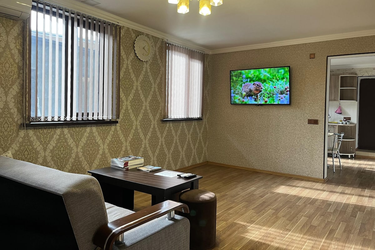 Caja de seguridad en la habitación, insonorización y wifi gratis