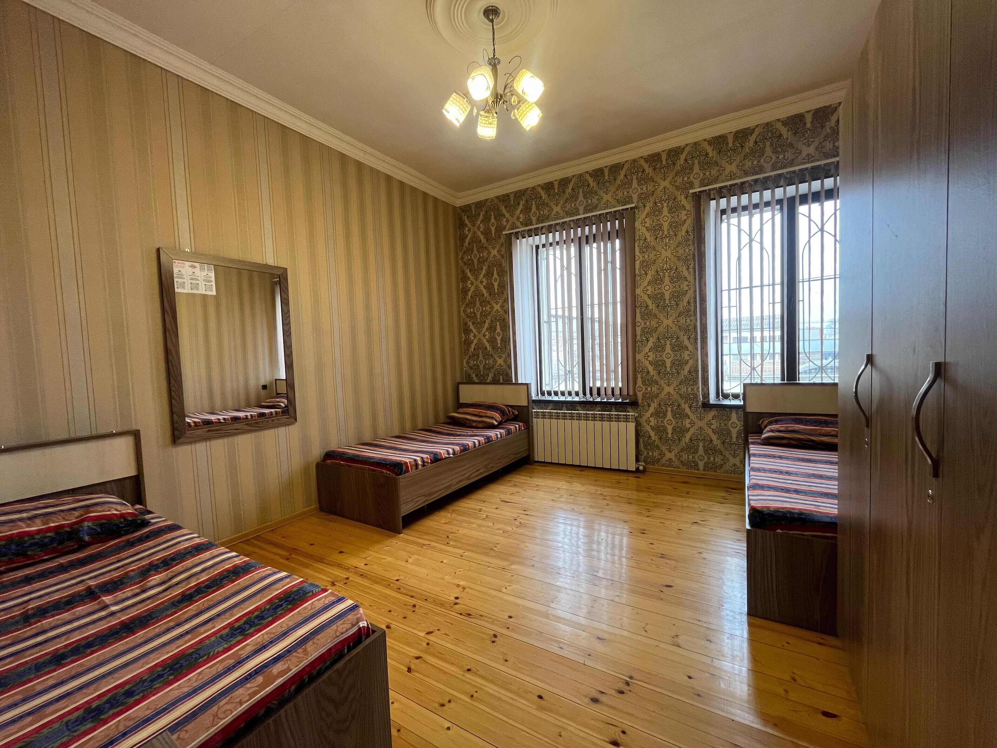 Caja de seguridad en la habitación, insonorización y wifi gratis 