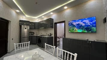 Luxury Apartment | In-room safe, soundproofing, free WiFi, bed sheets