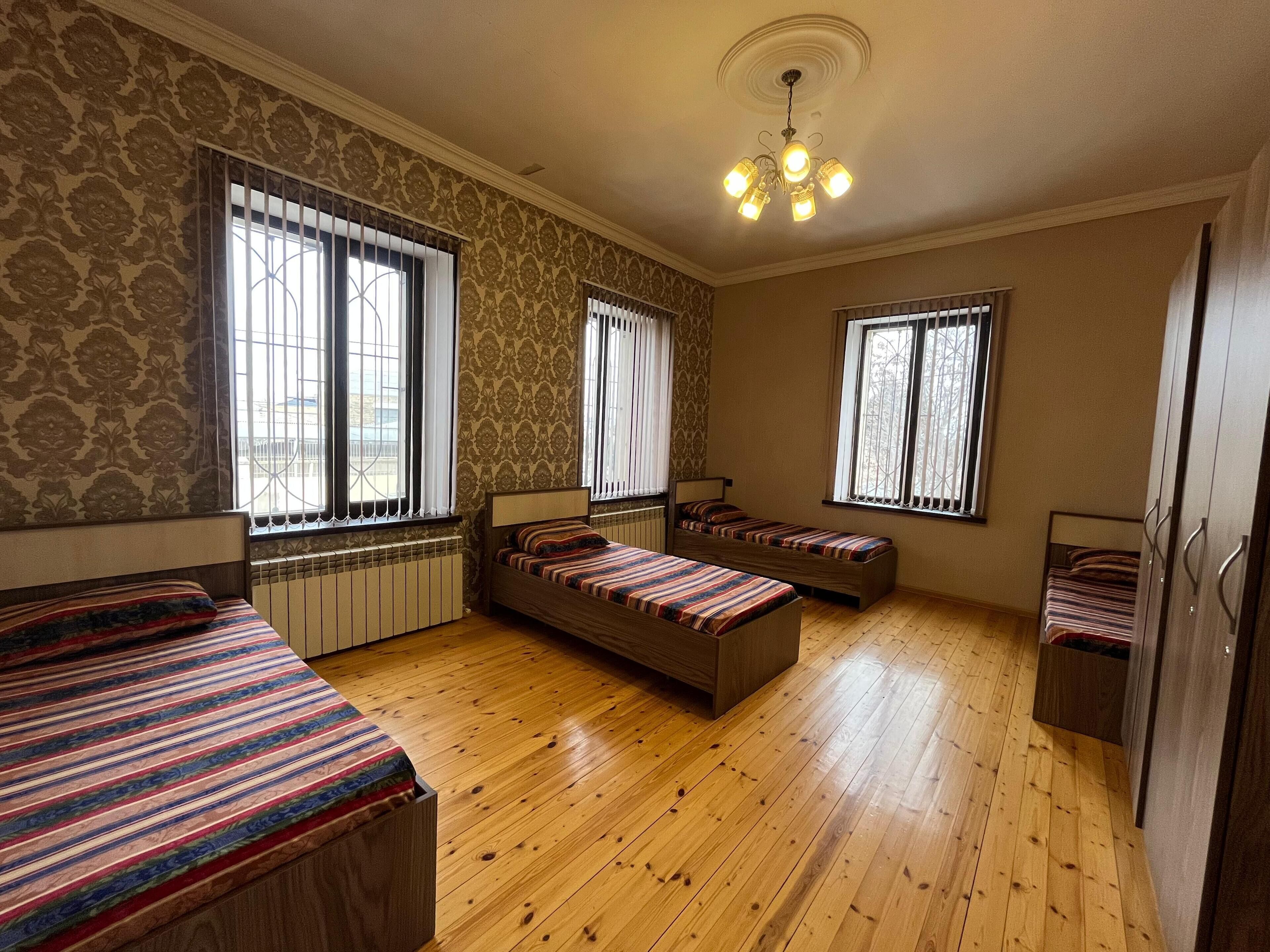 Habitación cuádruple Confort | Caja de seguridad en la habitación, insonorización y wifi gratis 