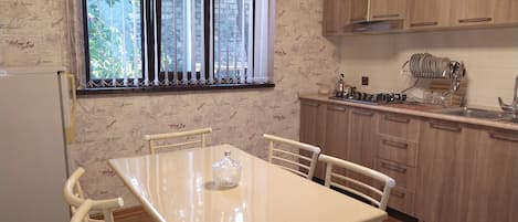 Villa Affaires | Cuisine privée | Micro-ondes, plaque de cuisson