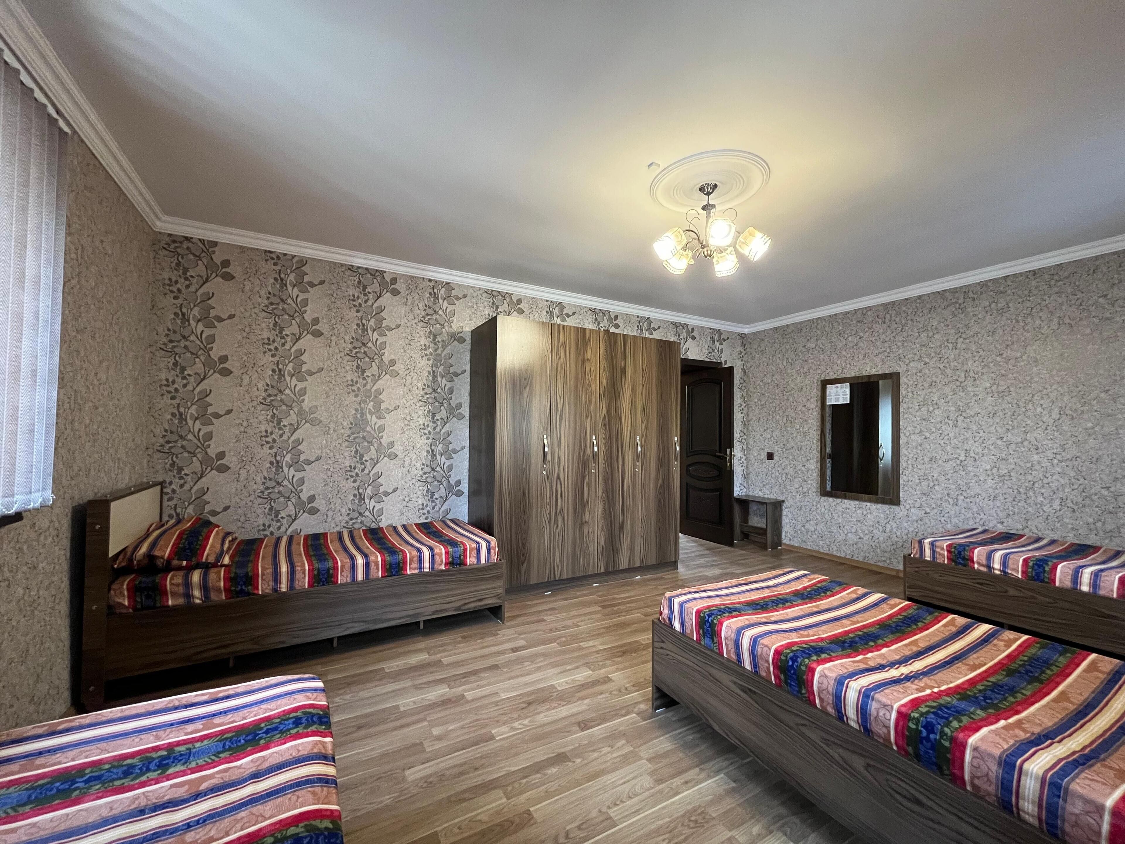 Caja de seguridad en la habitación, insonorización y wifi gratis 