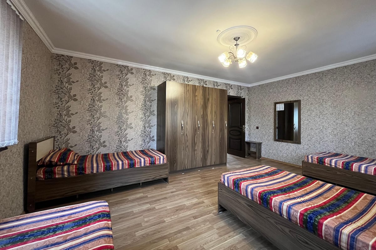 Caja de seguridad en la habitación, insonorización y wifi gratis