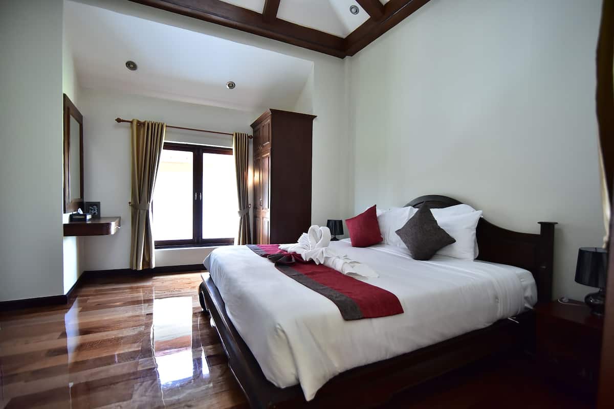 3 Bedrooms Deluxe Villa | Minibar, in-room safe, desk, iron/ironing board